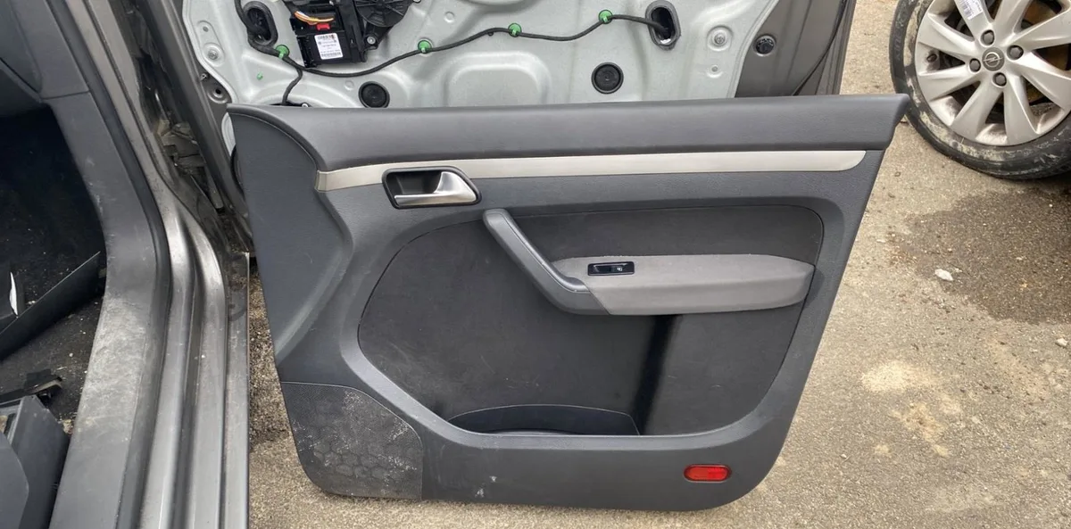 Garniture porte avd VOLKSWAGEN TOURAN 1 PHASE 2 occasion