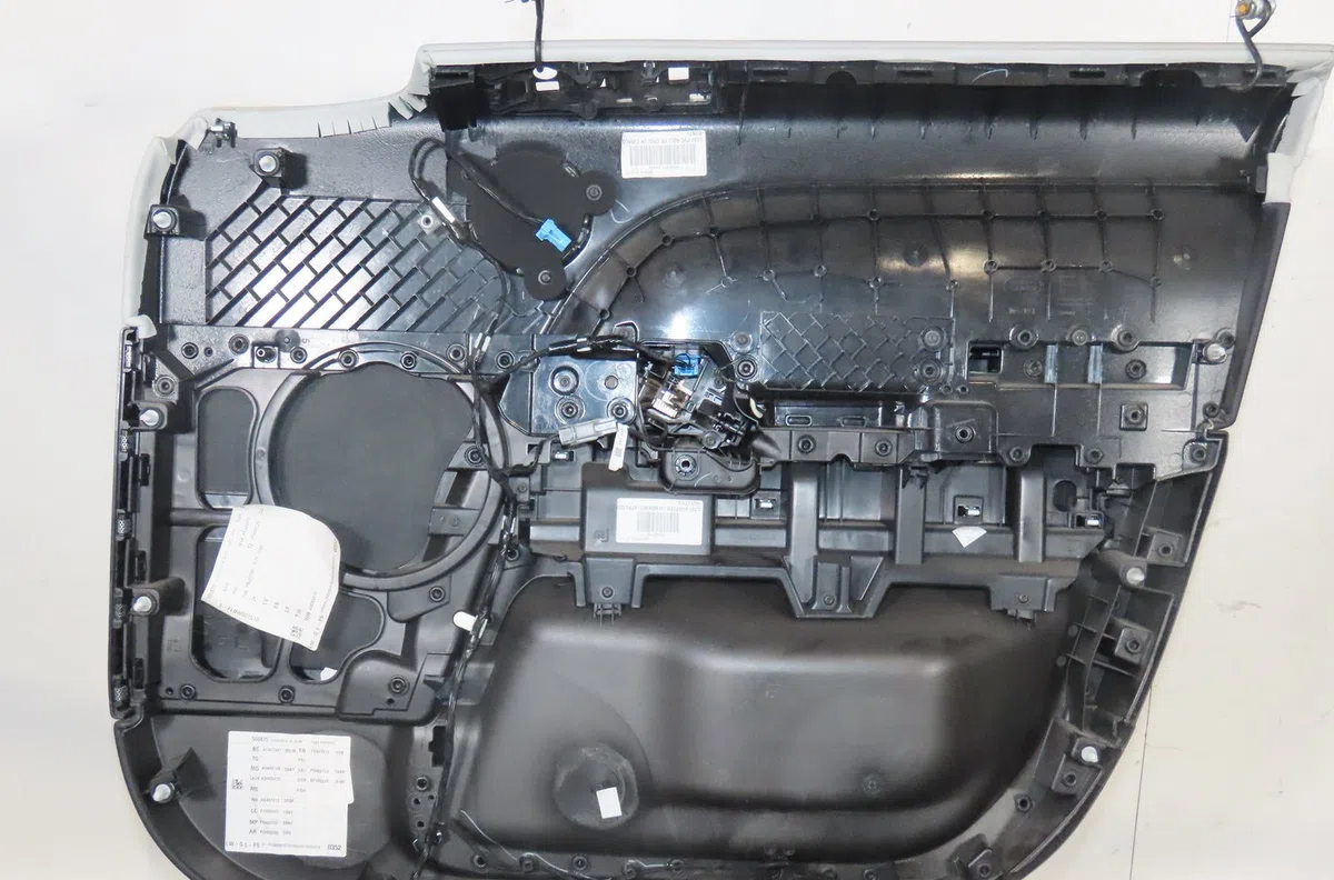 Garniture porte avg Land rover RANGE ROVER SPORT II (L494) 3.0 tdv6 4x4 (2013) occasion