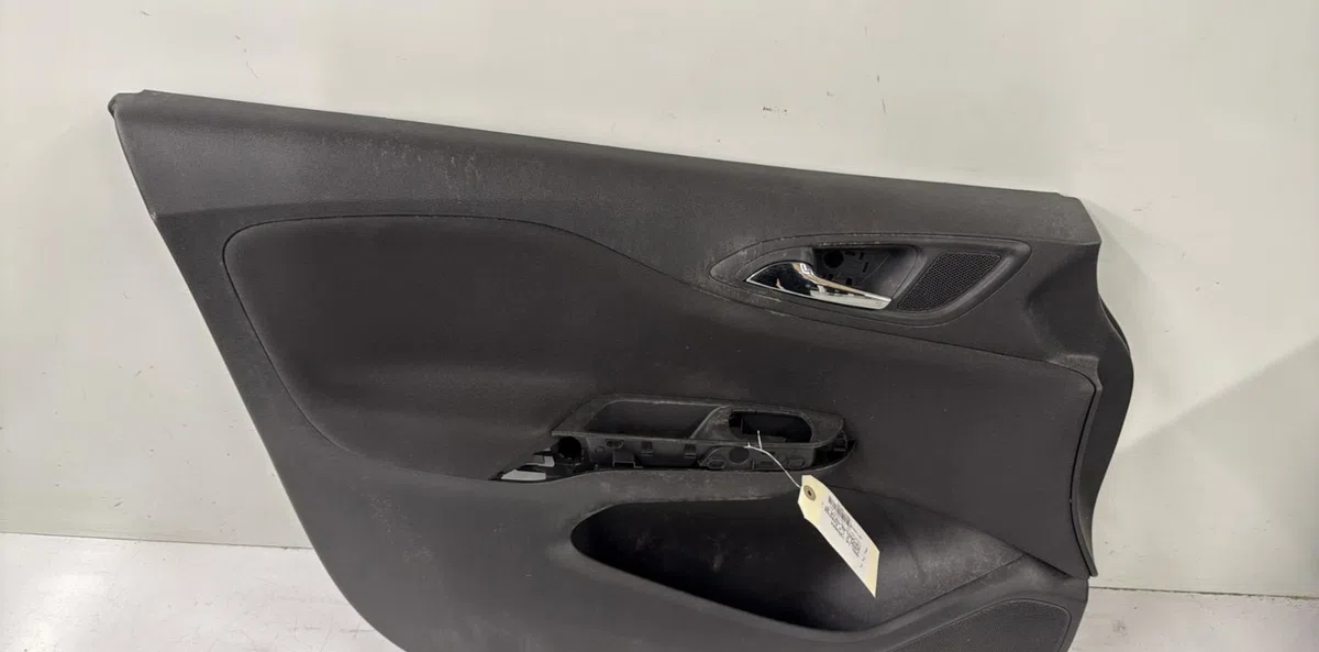 Garniture porte avg Opel CORSA E (X15) 1.4 (08, 68) (2014) occasion