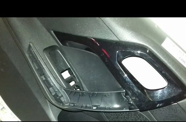 Garniture porte avg Peugeot 208 I (CA_, CC_) 1.6 hdi (2012) 5 portes occasion