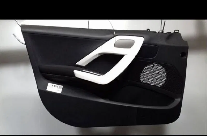 Garniture porte avg Peugeot 208 I (CA_, CC_) 1.6 hdi - bluehdi 75 (2013) 5 portes occasion