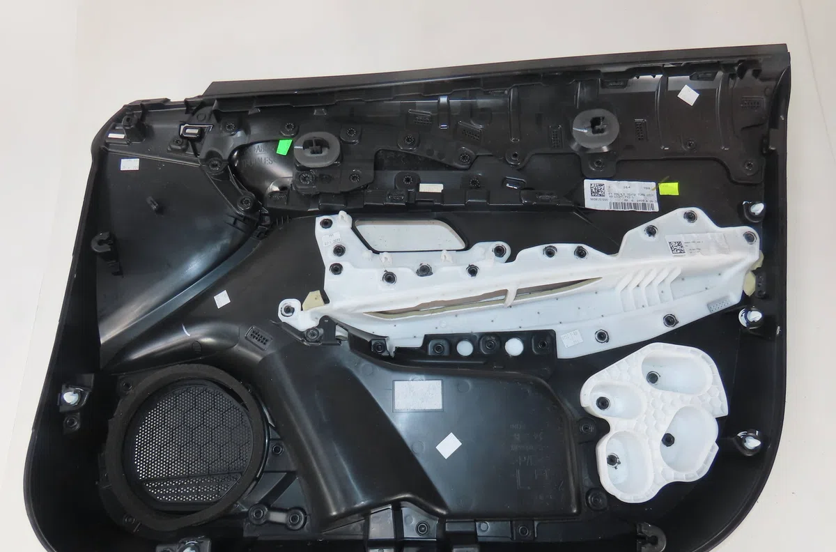 Garniture porte avg Peugeot 208 II (UB_, UP_, UW_, UJ_) 1.2 puretech 100 (2019) 5 portes occasion