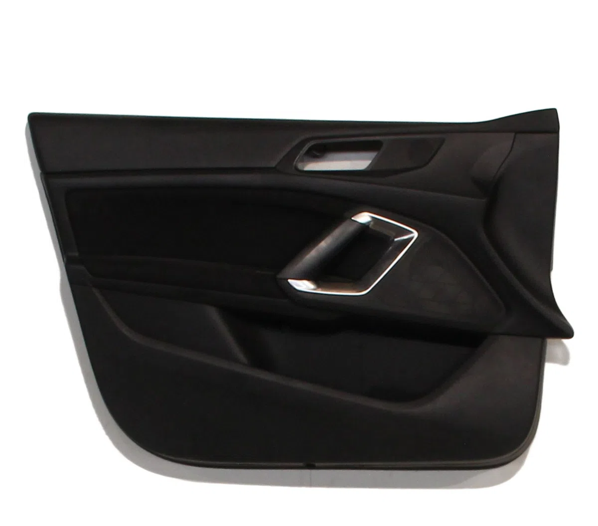 Garniture porte avg Peugeot 308 SW II (LC_, LJ_, LR_, LX_, L4_) 1.6 hdi 92 (2014-2021) occasion