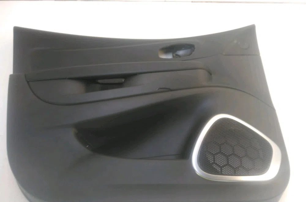 Garniture porte avg Renault CAPTUR I (J5_, H5_) 0.9 tce 90 (2013) 5 portes occasion