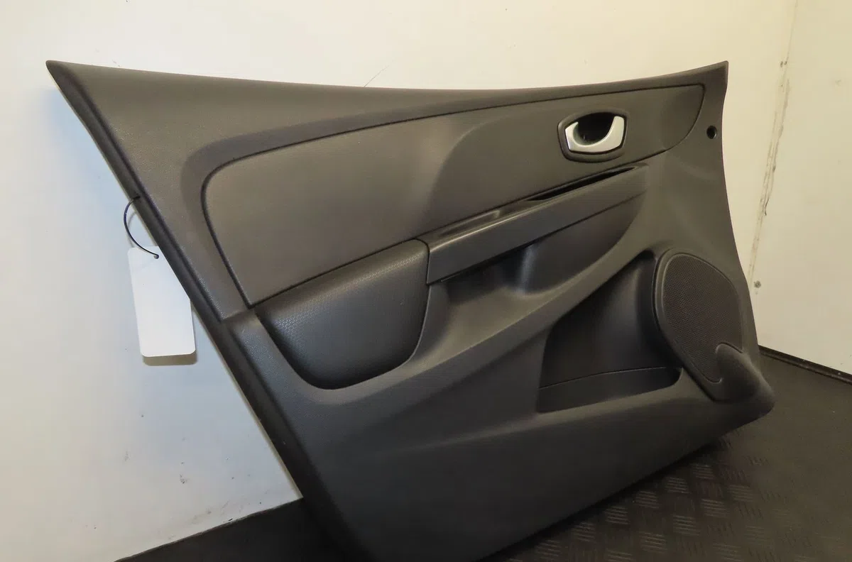 Garniture porte avg RENAULT CLIO IV  1.5 DCI 90ch occasion