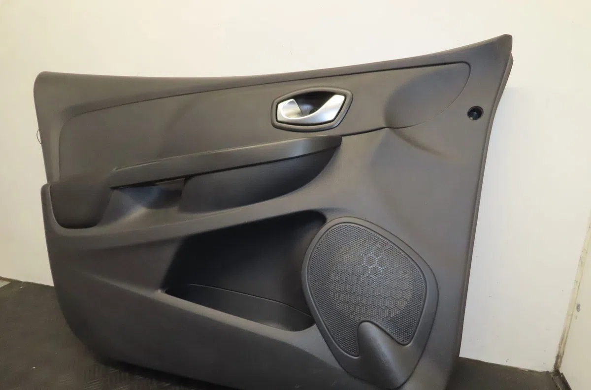Garniture porte avg RENAULT CLIO IV  1.5 DCI 90ch occasion