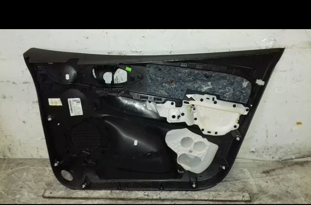 Garniture porte avg Renault CLIO IV (BH_) 0.9 tce 90 (2012) 5 portes occasion