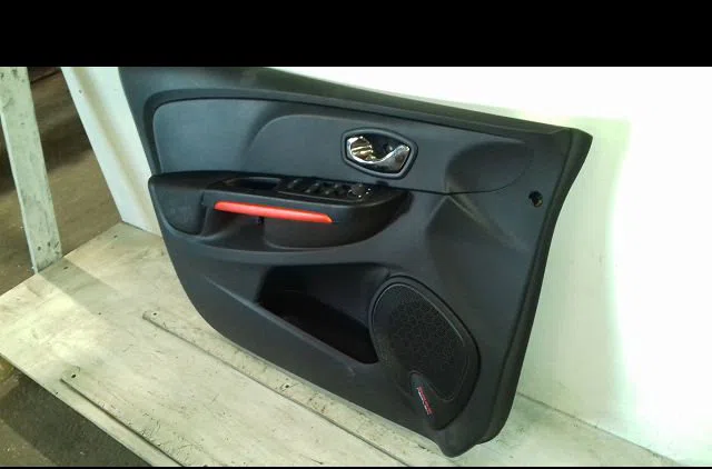 Garniture porte avg Renault CLIO IV (BH_) 1.6 rs (bhj4, bhj6, bhmm) (2013) occasion