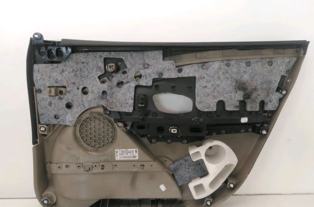 Garniture porte avg Renault MEGANE III 3-5 portes (BZ0-1_, B3_) 1.4 tce (bz0f, bz1v) (2009) occasion