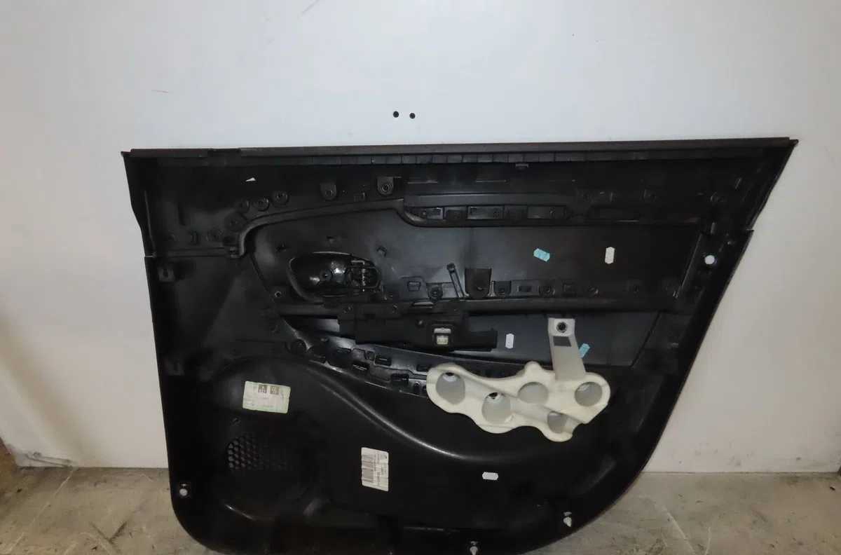 Garniture porte avg Renault SCÉNIC III (JZ0-1_) 1.5 dci (2009) 5 portes occasion