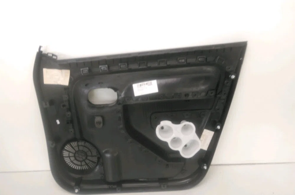 Garniture porte avg Renault TWINGO III (BCM_, BCA_) 1.0 sce 70 (2014) 5 portes occasion