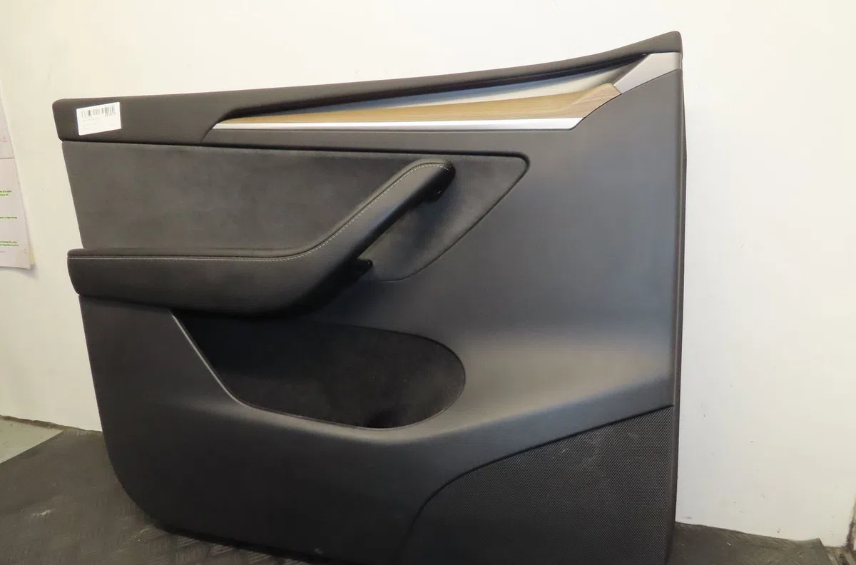 Garniture porte avg Tesla MODEL Y (5YJY) Ev (2019) occasion