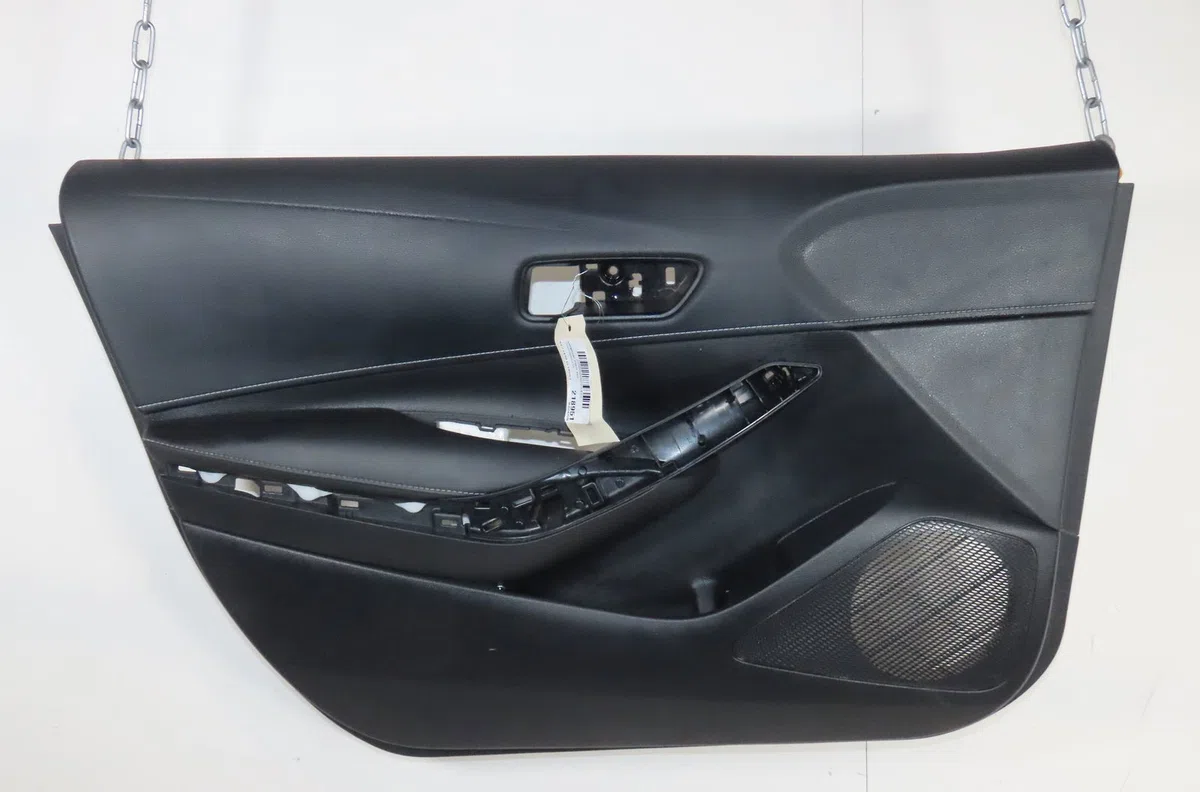 Garniture porte avg Toyota COROLLA Break (_E21_) 2.0 hybrid (mzeh12) (2019) 5 portes occasion