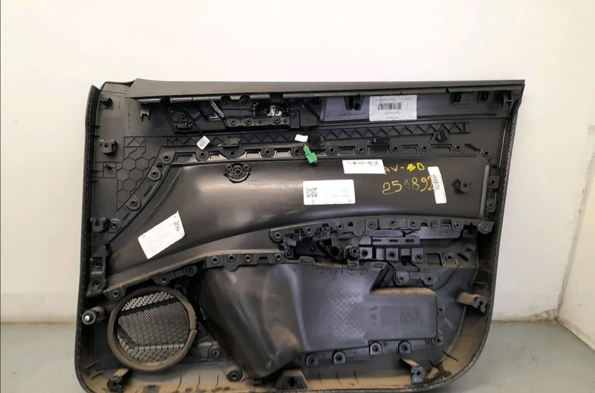 Garniture porte avg Volkswagen POLO VI (AW1, BZ1, AE1) 1.0 tsi (2017) occasion