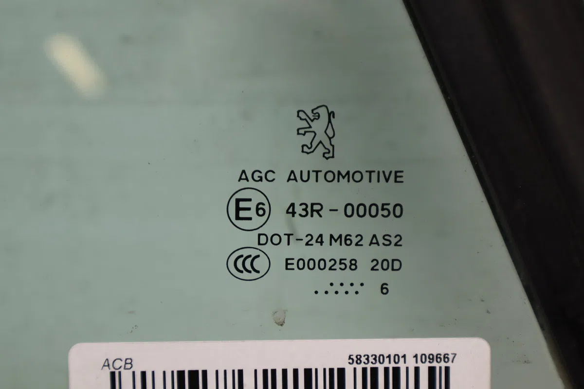 Glace aile ar d Peugeot 307 CC (3B) 1.6 16v (2003-2009) 2 portes occasion