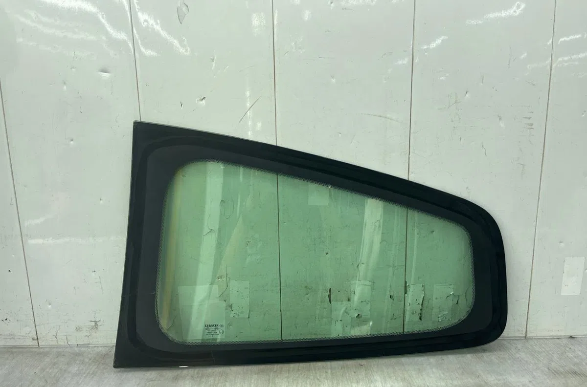 Glace ar custode d RENAULT CLIO 3 PHASE 1 occasion