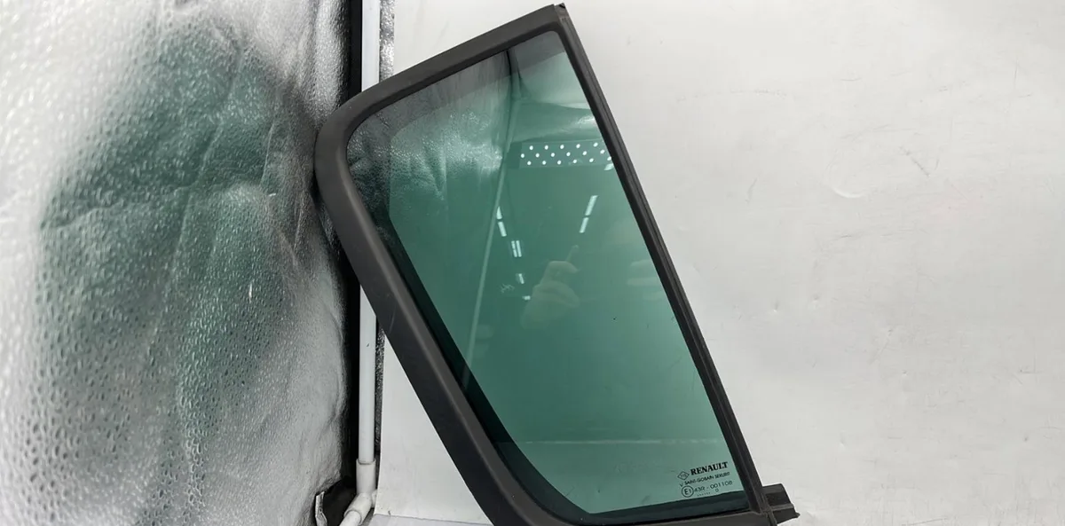 Glace ar custode d RENAULT CLIO 3 PHASE 2 occasion