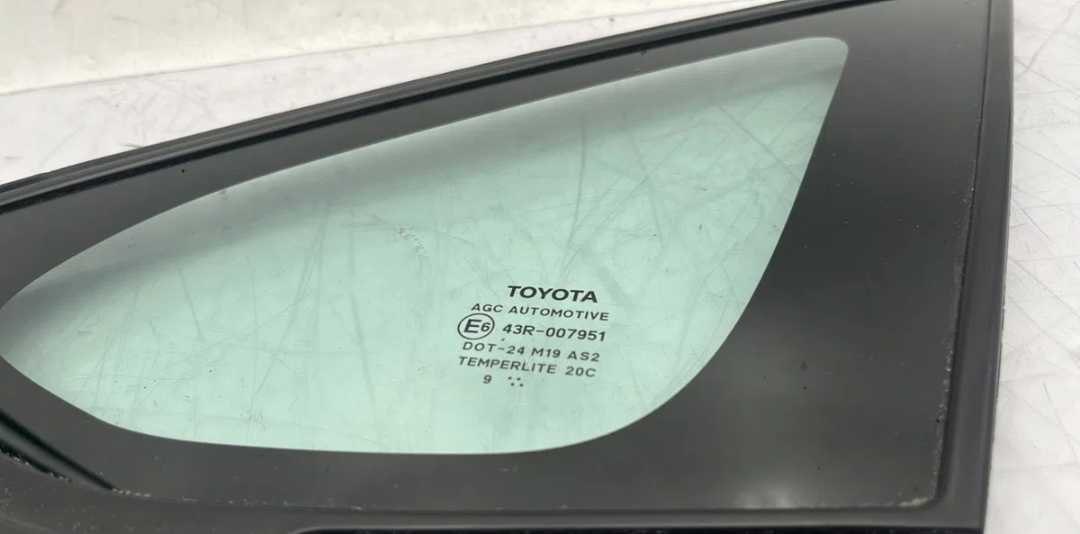 Glace ar custode d TOYOTA AURIS 1 PHASE 2 occasion