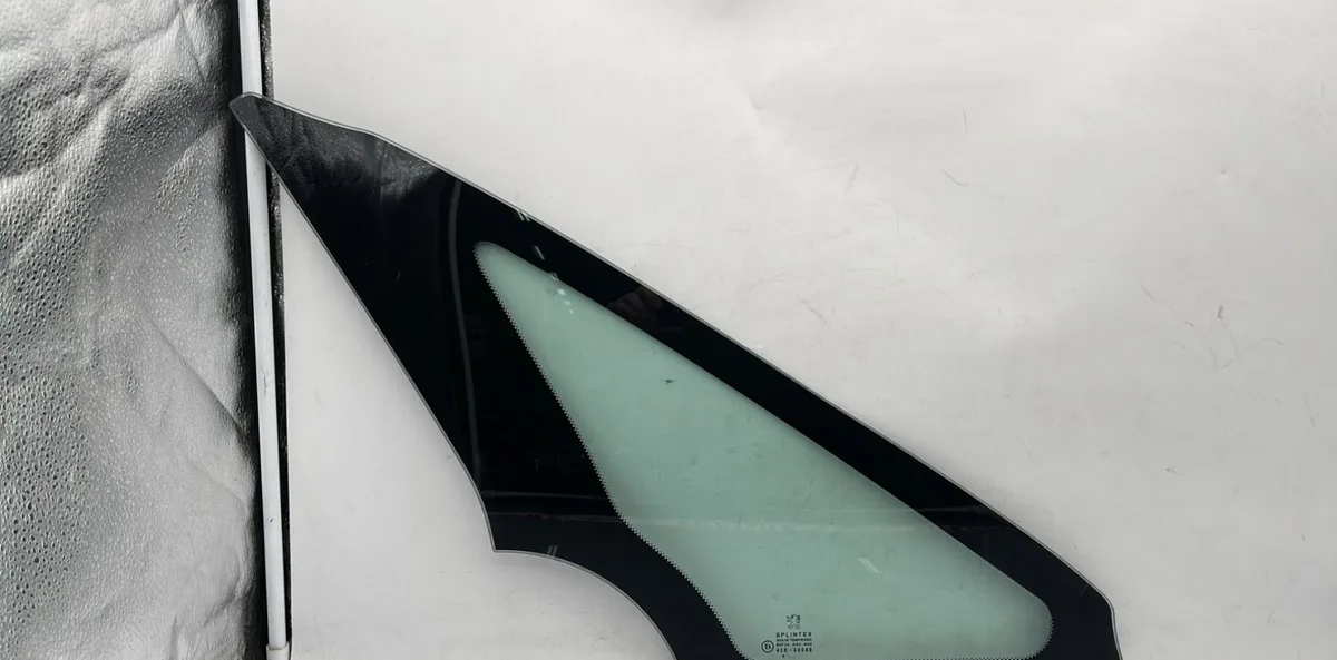 Glace ar custode g PEUGEOT 1007 occasion