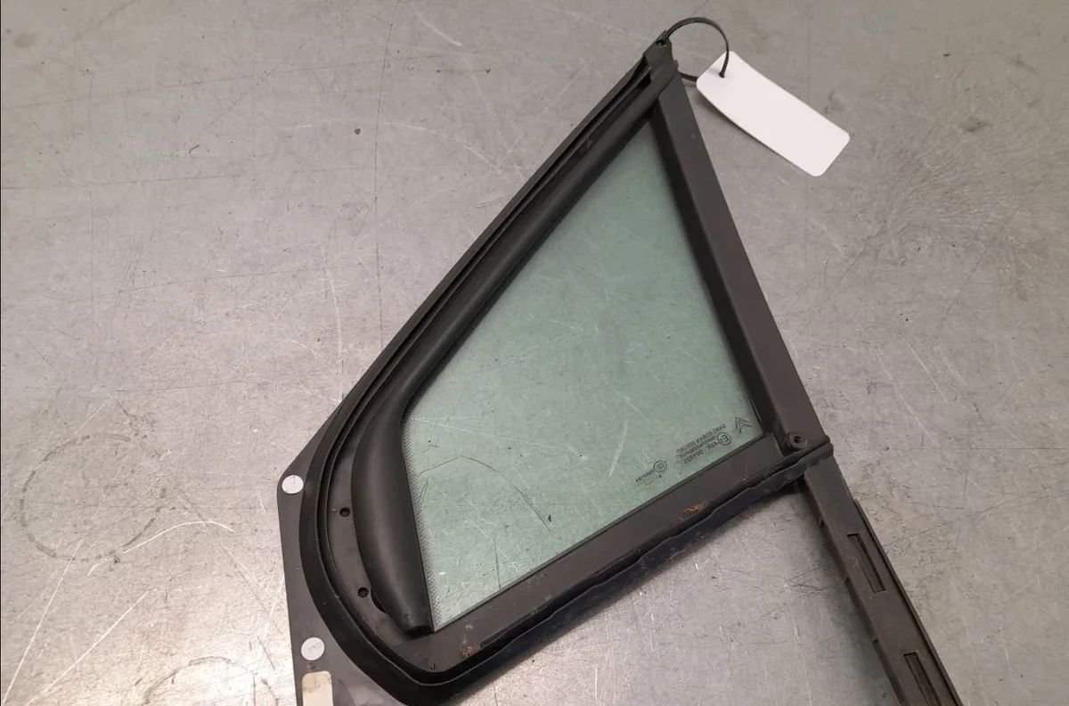 Glace av custode d Citroen C4 I (LC_) 1.6 hdi (2004-2011) 5 portes occasion