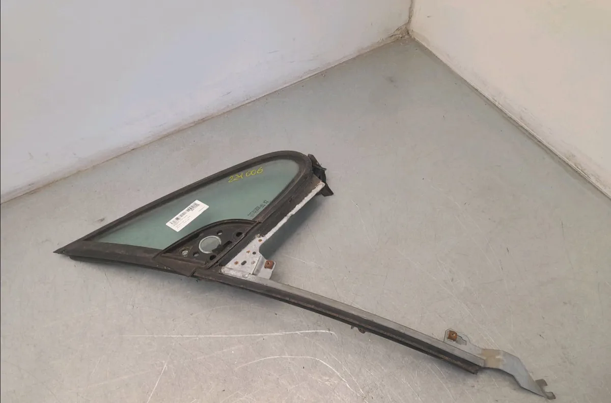 Glace av custode d Peugeot 307 CC (3B) 2.0 hdi 135 (2005-2009) occasion