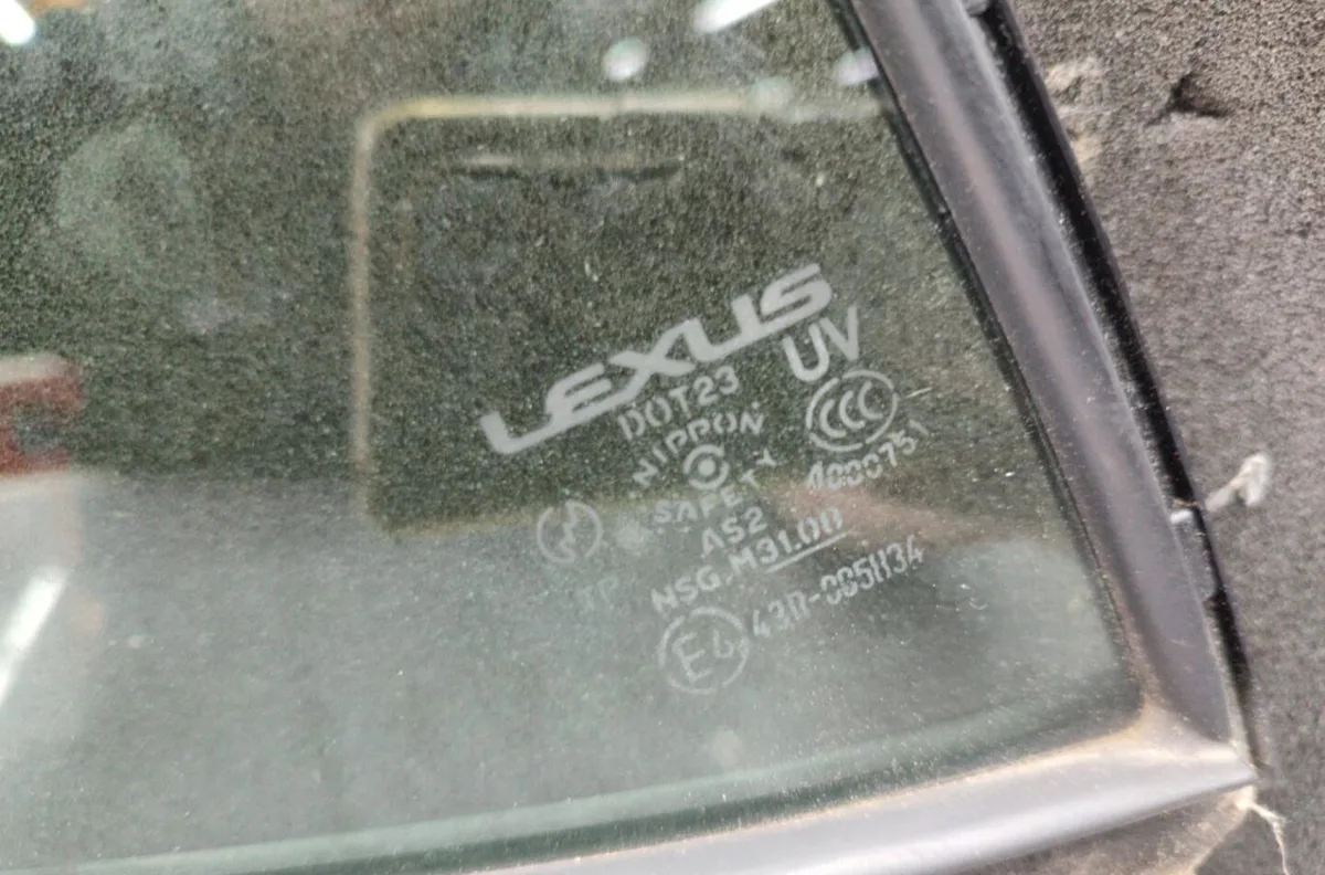 Glace fixe porte ar d LEXUS IS 2 PHASE 1 occasion