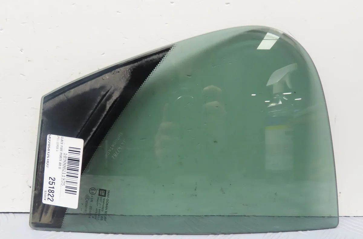 Glace fixe porte ar d Opel CORSA E (X15) 1.4 (08, 68) (2014) occasion