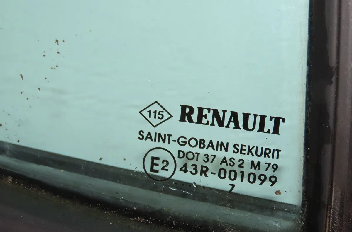Glace fixe porte ar d Renault CLIO III (BR0-1, CR0-1) 1.5 dci (c-br0g, c-br1g) (2005-2012) 5 portes occasion