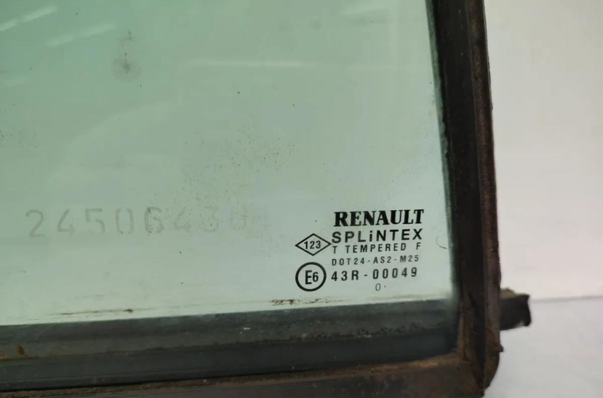 Glace fixe porte ar d RENAULT LAGUNA 2 PHASE 1 BREAK occasion