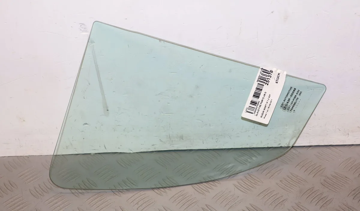 Glace fixe porte ar d Suzuki SWIFT IV (FZ, NZ) 1.2 (azh 412) (2010) occasion