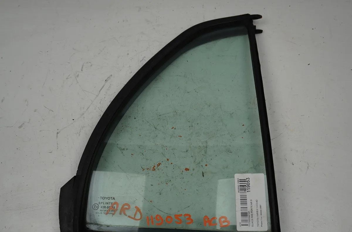Glace fixe porte ar d Toyota YARIS (_P9_) 1.4 d-4d (nlp90_) (2005-2012) occasion
