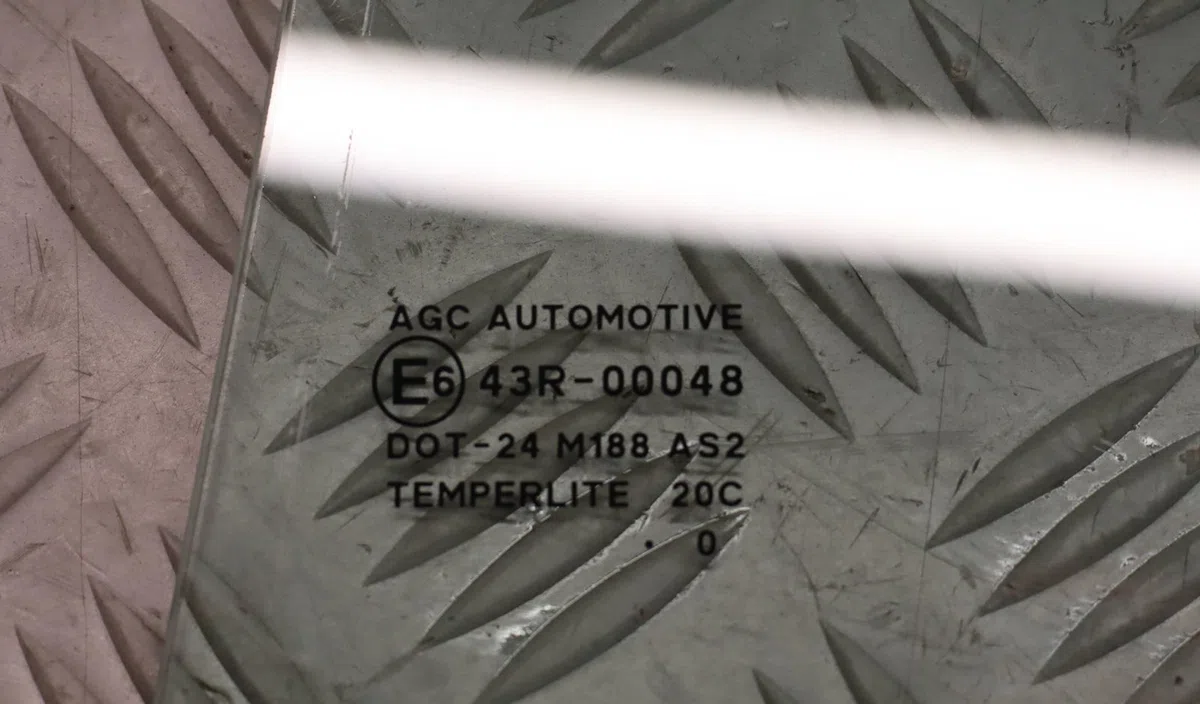 Glace fixe porte ar g Suzuki SWIFT IV (FZ, NZ) 1.2 (azh 412) (2010) occasion