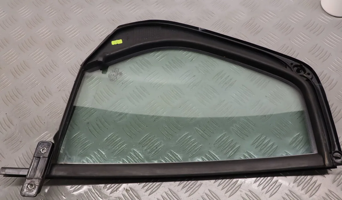 Glace fixe porte ar g Volkswagen GOLF VI (5K1) 1.6 tdi (2009-2012) 5 portes occasion
