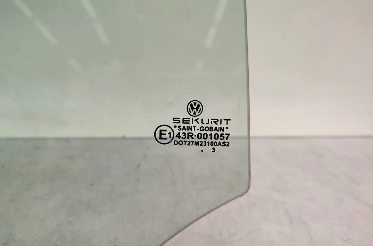 Glace fixe porte ar g VOLKSWAGEN TOURAN 1 PHASE 1 occasion