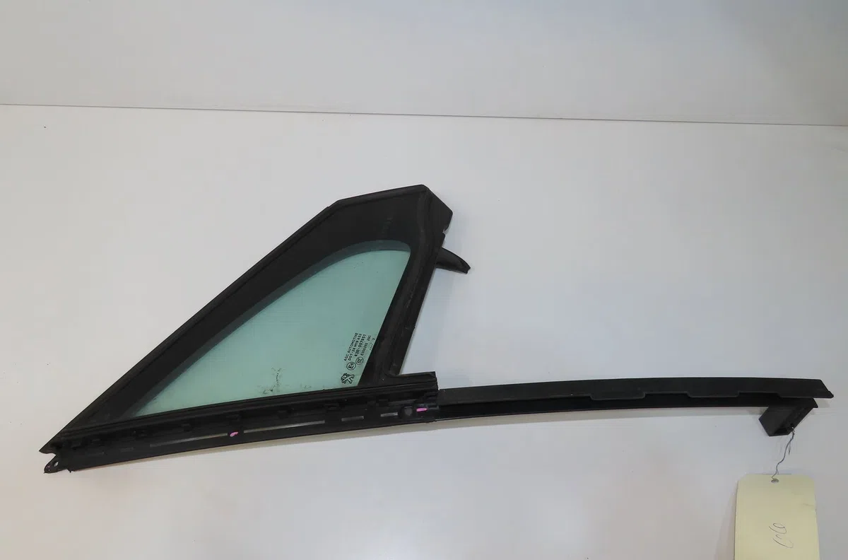 Glace fixe porte av d Peugeot 208 I (CA_, CC_) 1.4 hdi (2012) 3 portes occasion