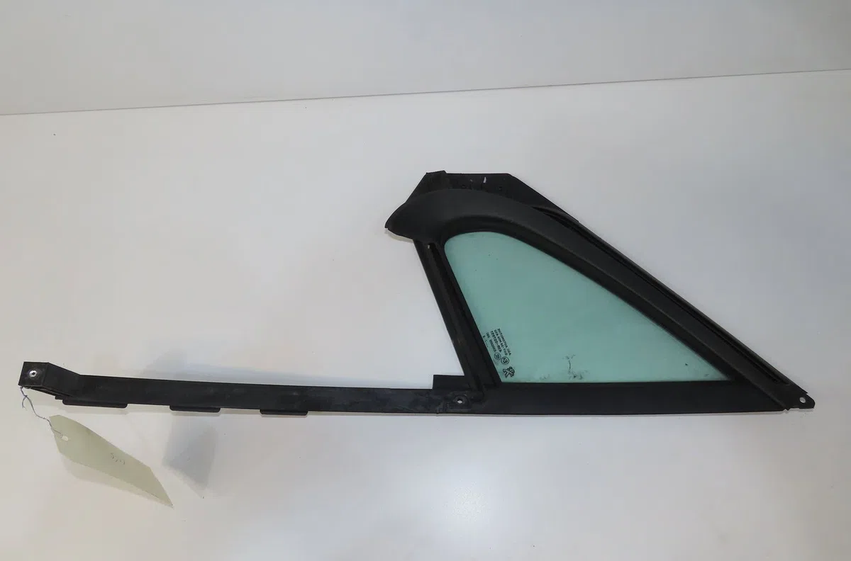 Glace fixe porte av d Peugeot 208 I (CA_, CC_) 1.4 hdi (2012) 3 portes occasion