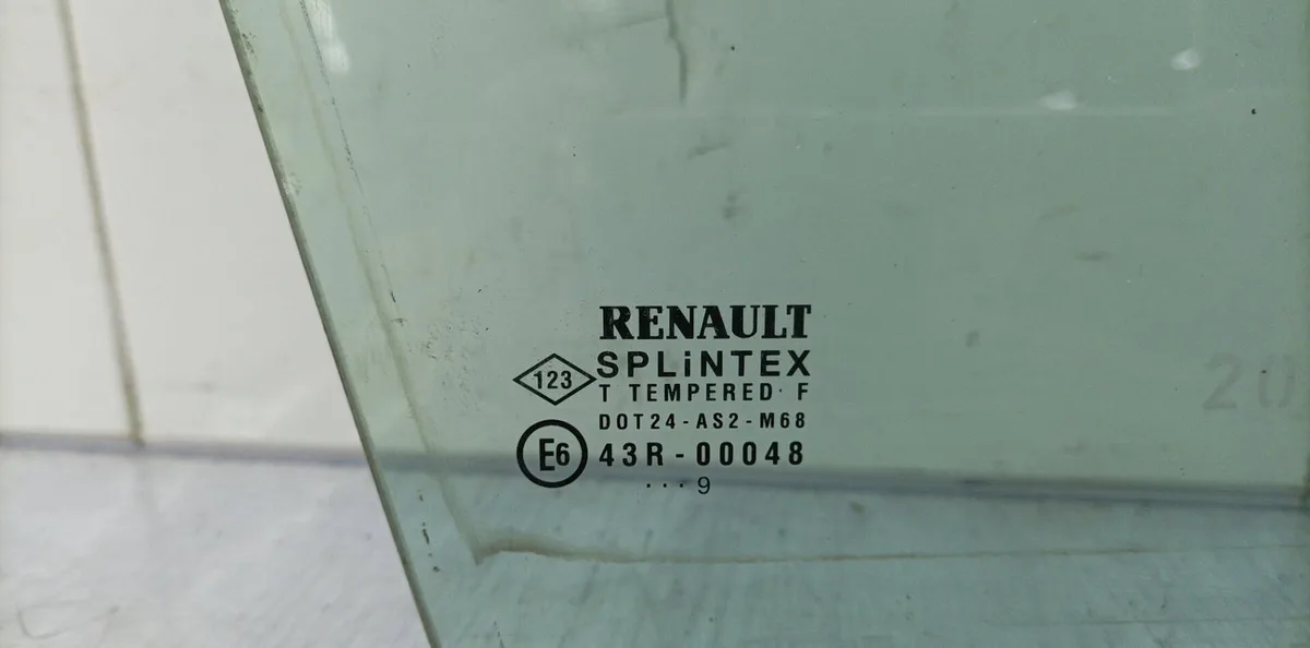 Glace fixe porte av d RENAULT SCENIC 1 PHASE 1 occasion