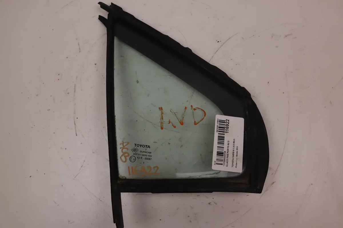 Glace fixe porte av d Toyota YARIS (_P13_) 1.4 d (nlp130_) (2011) occasion