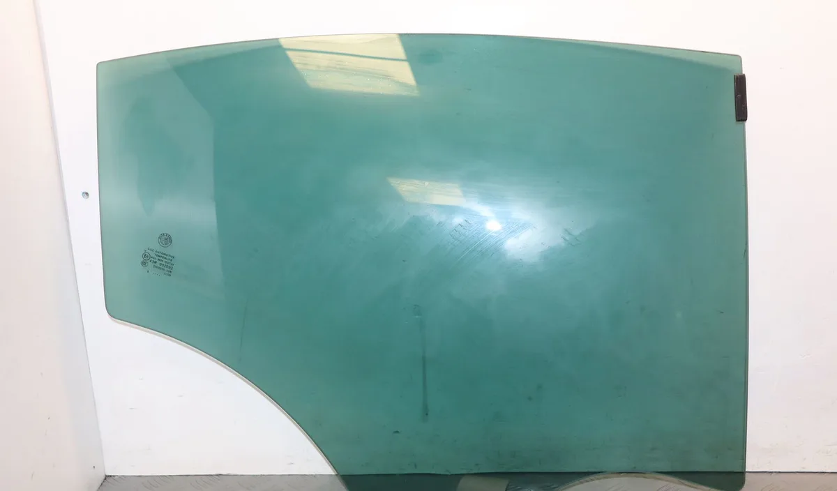 Glace porte ar d Alfa romeo GIULIETTA (940_) 2.0 jtdm (940fxe1a, 940fxg11) (2010-2020) occasion