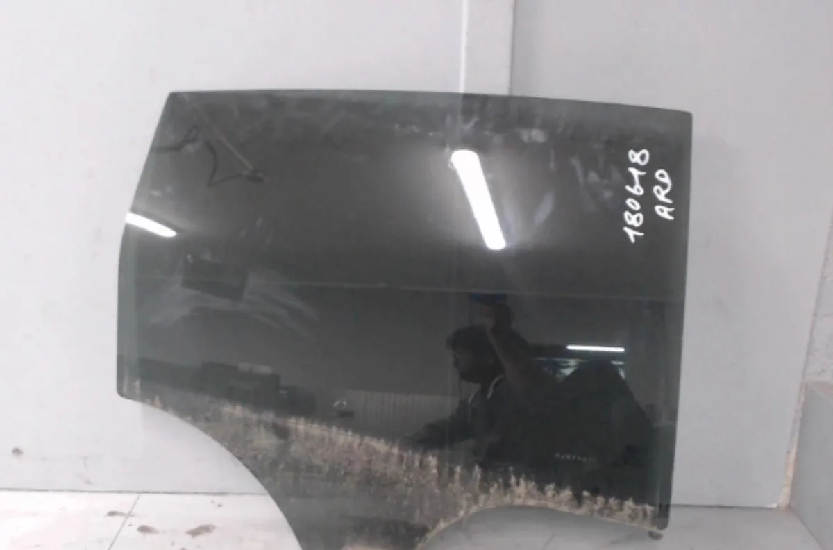 Glace porte ar d Ford C-MAX II (DXA-CB7, DXA-CEU) 1.5 tdci (2015-2019) occasion