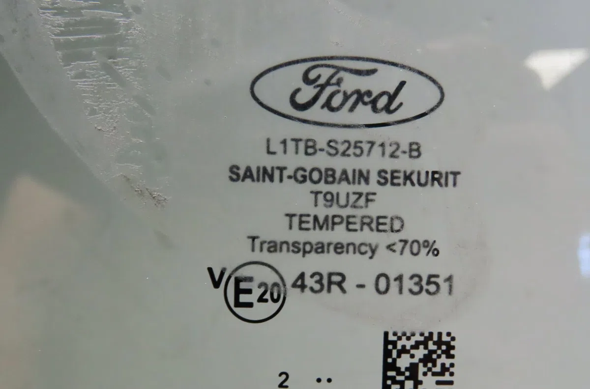 Glace porte ar d Ford PUMA (J2K, CF7) 1.0 ecoboost mhev (2019) occasion