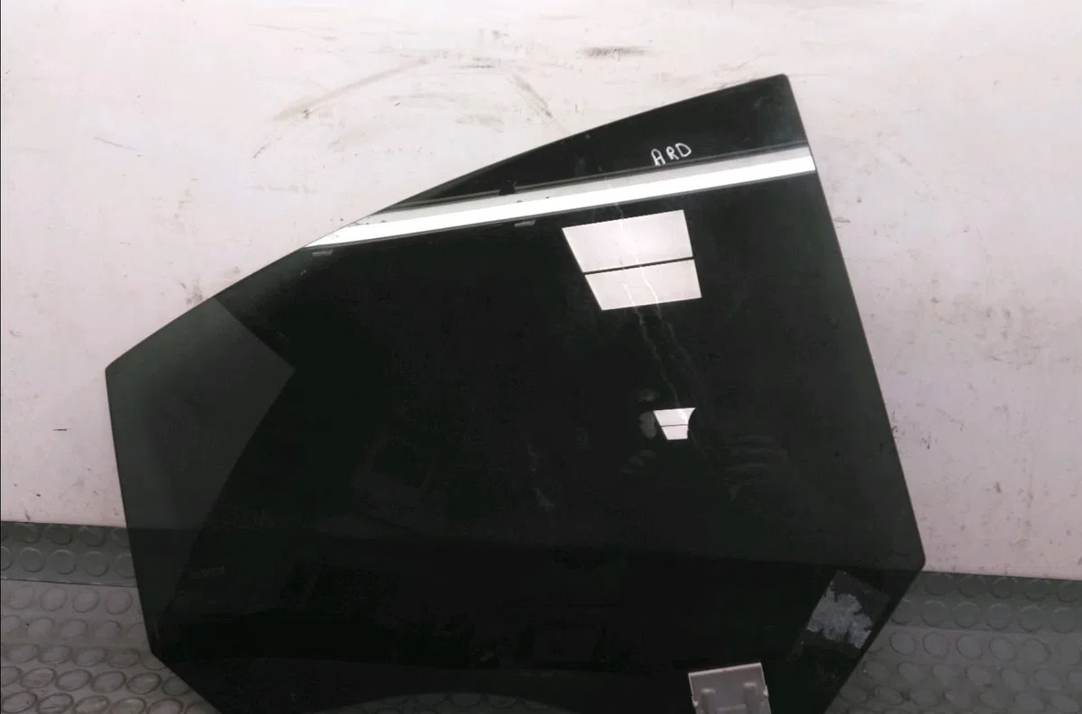 Glace porte ar d Mercedes-benz CLA Coupé (C117) Cla 200 cdi (117.301) (2013-2014) occasion