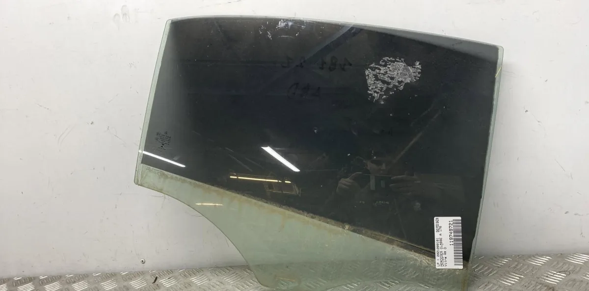 Glace porte ar d MERCEDES CLASSE A 176 PHASE 2 occasion