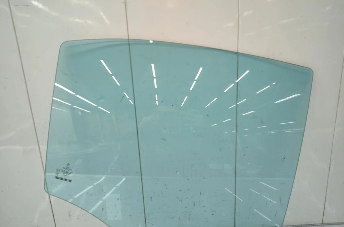 Glace porte ar d MERCEDES CLASSE E 211 PHASE 1 occasion
