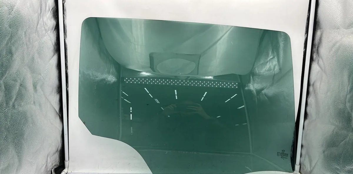 Glace porte ar d PEUGEOT 207 PHASE 1 BREAK occasion