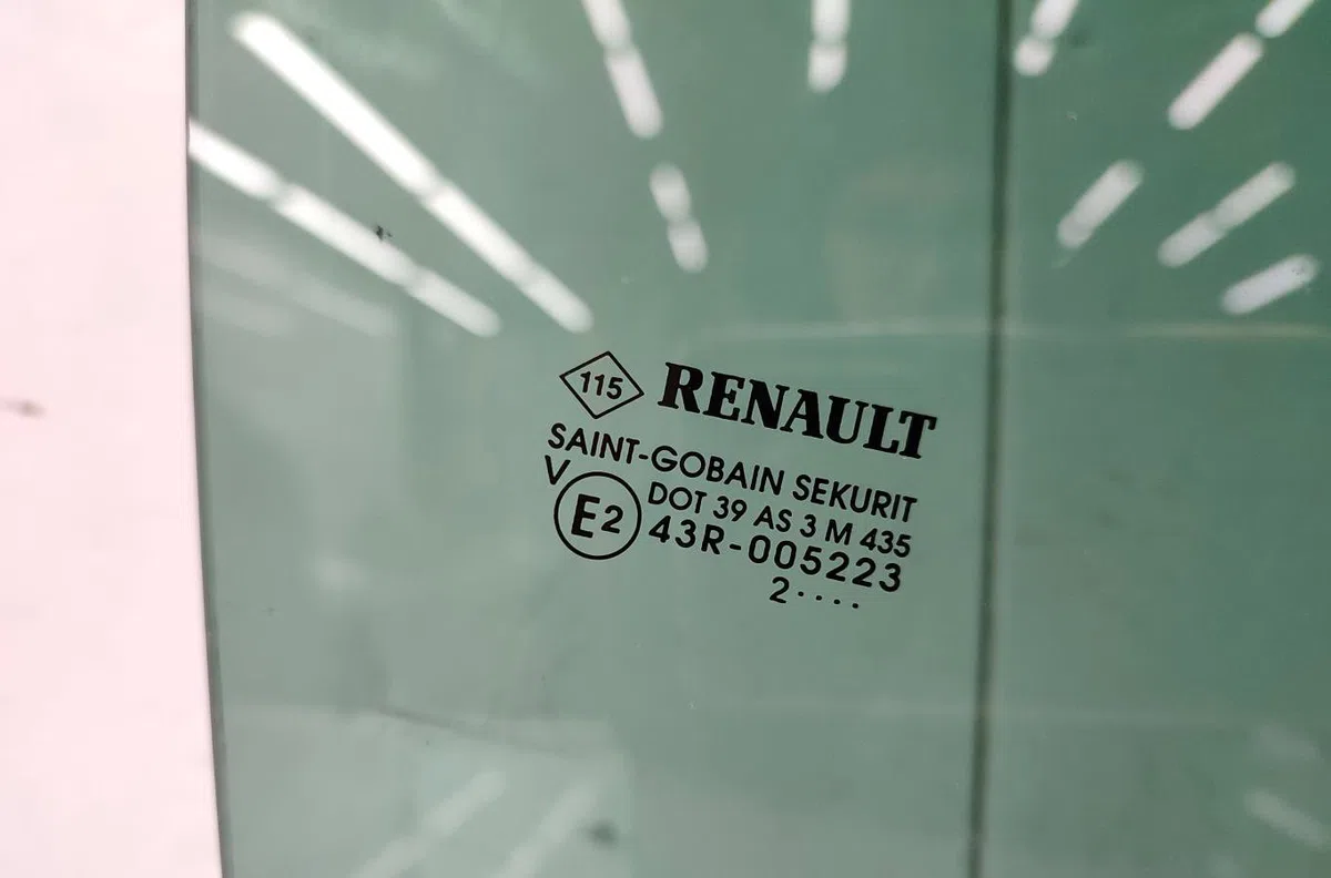 Glace porte ar d RENAULT CLIO 3 PHASE 2 BREAK occasion
