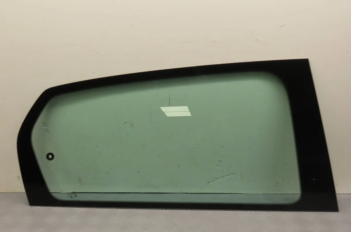 Glace porte ar d VOLKSWAGEN UP occasion