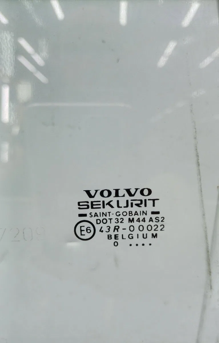 Glace porte ar d VOLVO V 40 1 PHASE 2 BREAK occasion