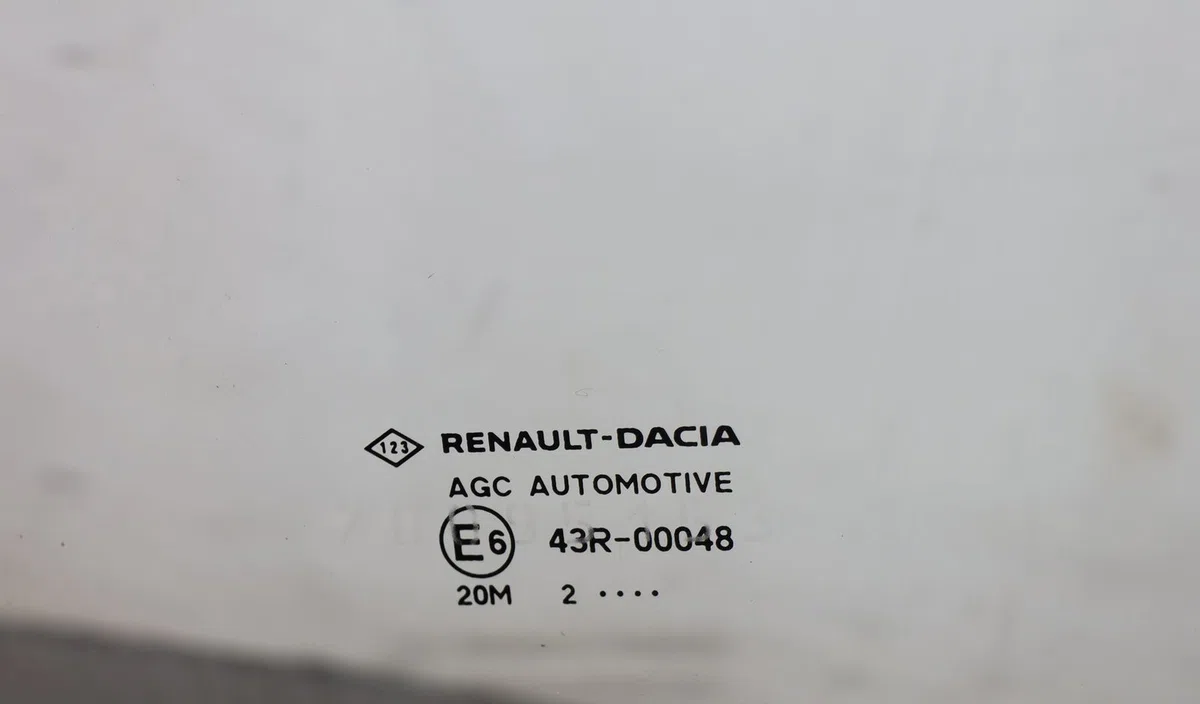 Glace porte ar g Dacia SANDERO III 1.0 sce 65 (2021) occasion