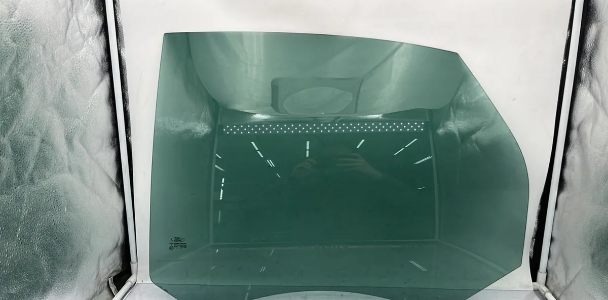 Glace porte ar g FORD FOCUS 2 PHASE 1 occasion